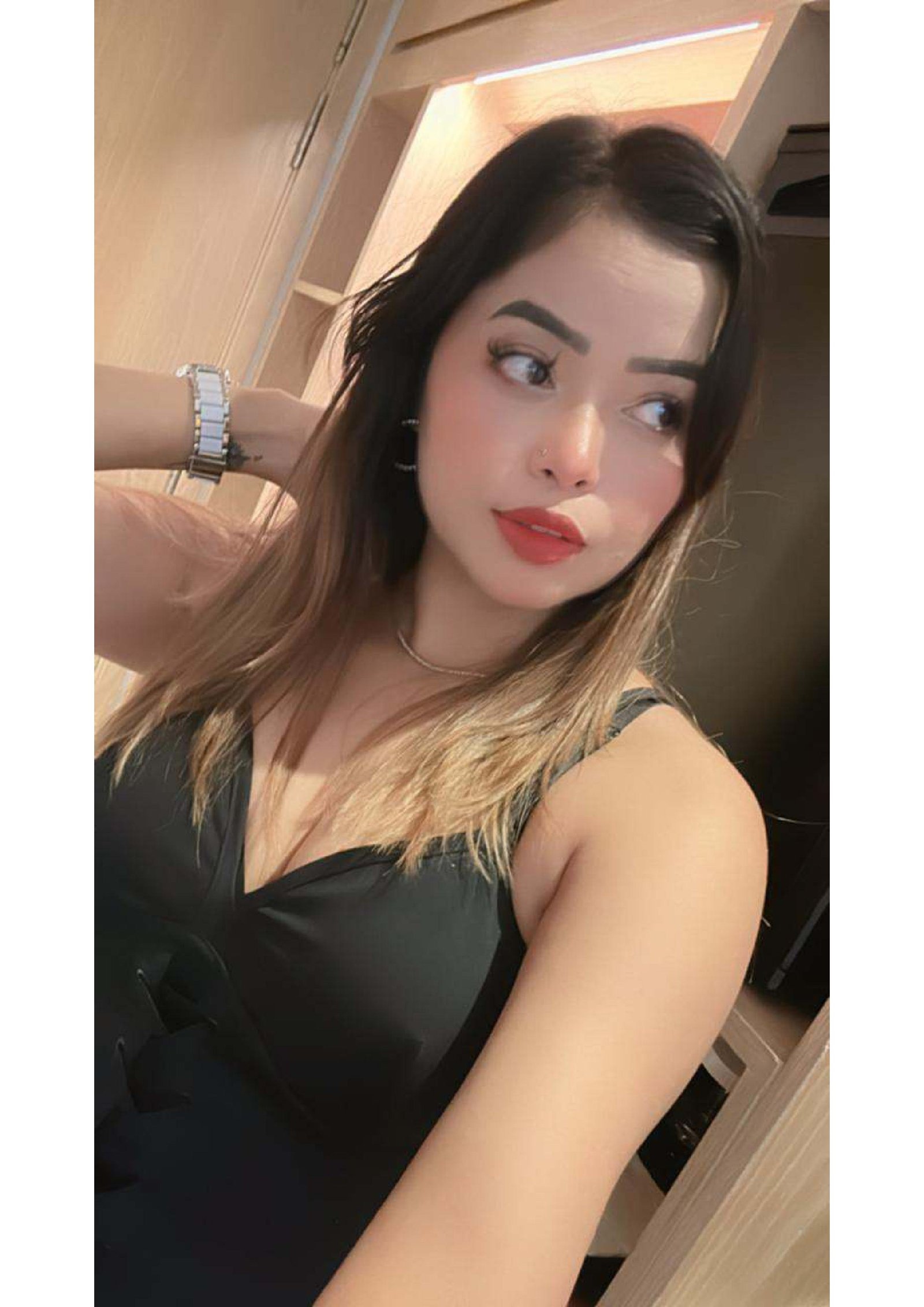 /storage/photos/1/priya-go-air-cabin/GO AIR CABIN ATTAINDANT PRIYA-images-9.jpg